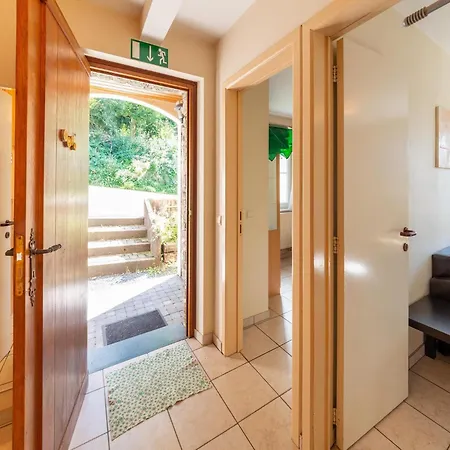 アパート Forest-edge Hideaway, ブイヨン