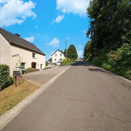 Forest-edge Hideaway,