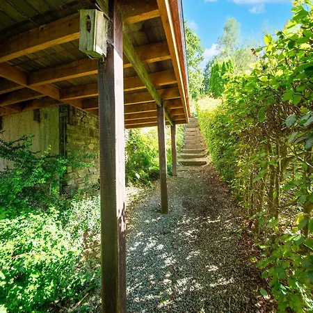 Forest-edge Hideaway, 아파트