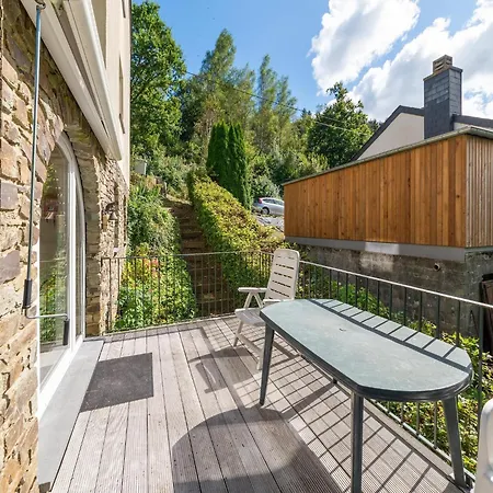 Forest-edge Hideaway, アパート ブイヨン